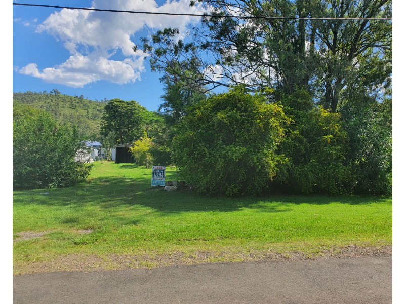 35 David Street, Linville QLD 4306