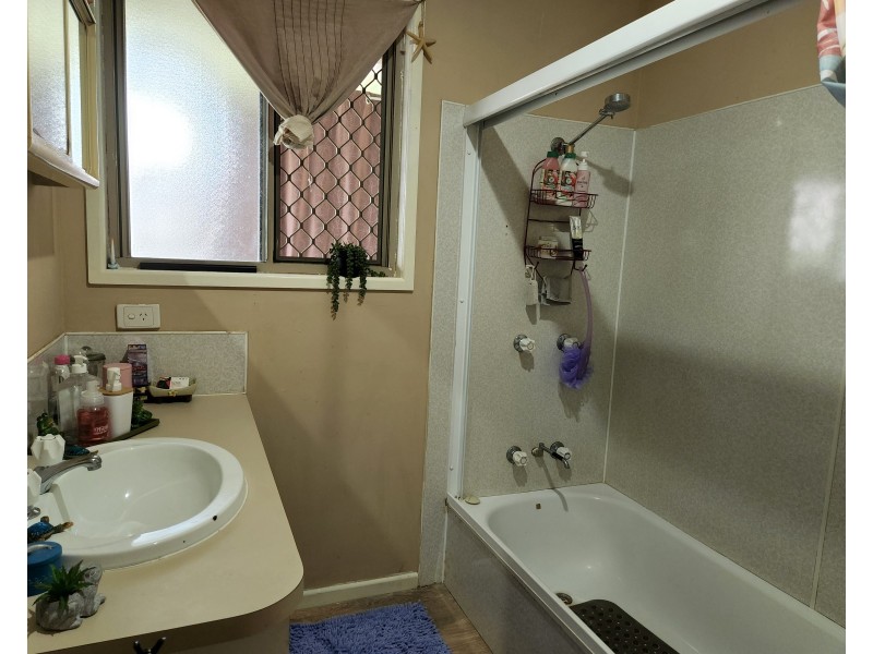 23 James Street, Blackbutt QLD 4306