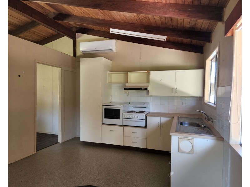 28 Fern Street, Blackbutt QLD 4306