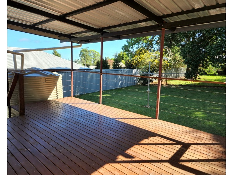 28 Fern Street, Blackbutt QLD 4306