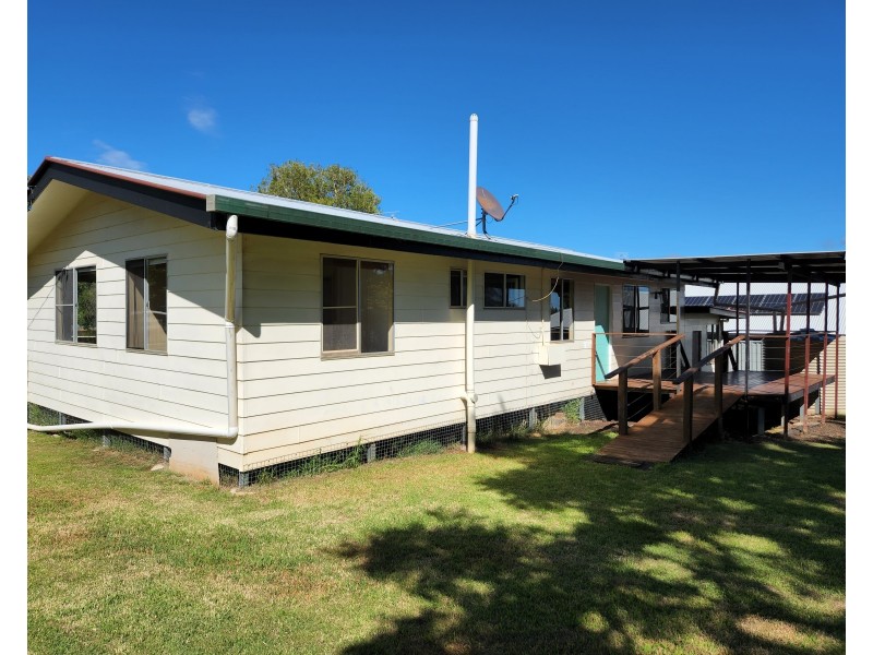 28 Fern Street, Blackbutt QLD 4306