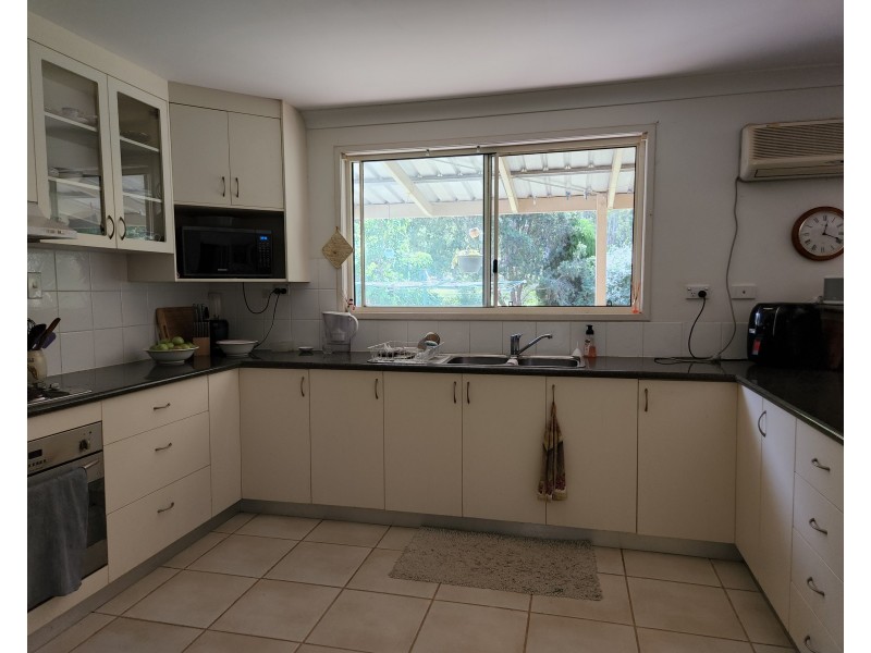 160 GILLILAND CRES.,, Blackbutt QLD 4306