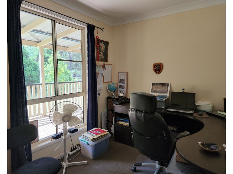 160 GILLILAND CRES.,, Blackbutt QLD 4306