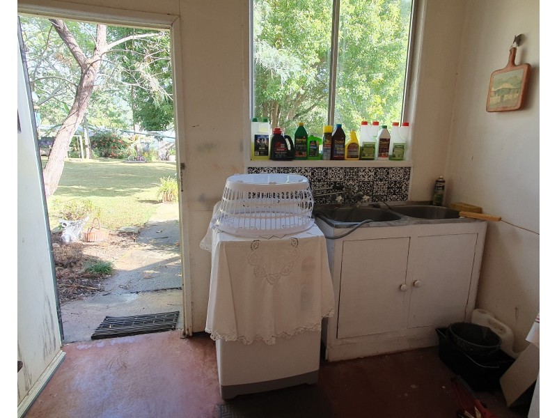 35 Fern Street, Blackbutt QLD 4306