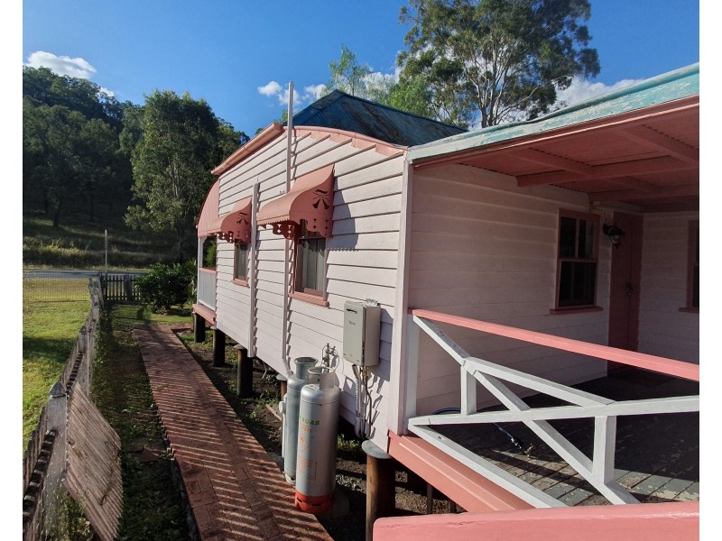 8481 D’Aguilar Highway, Moore QLD 4306