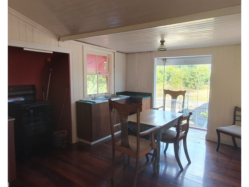 8481 D’Aguilar Highway, Moore QLD 4306