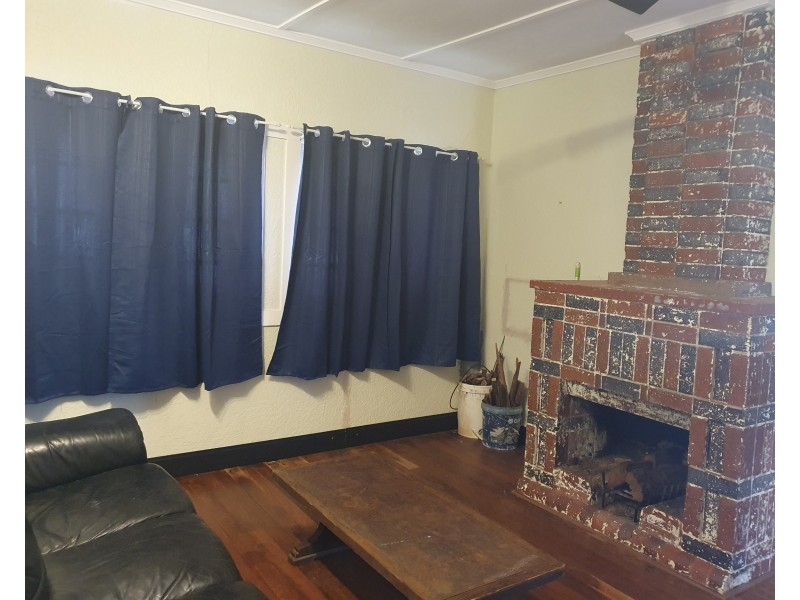 18 Henry Street, Nanango QLD 4615