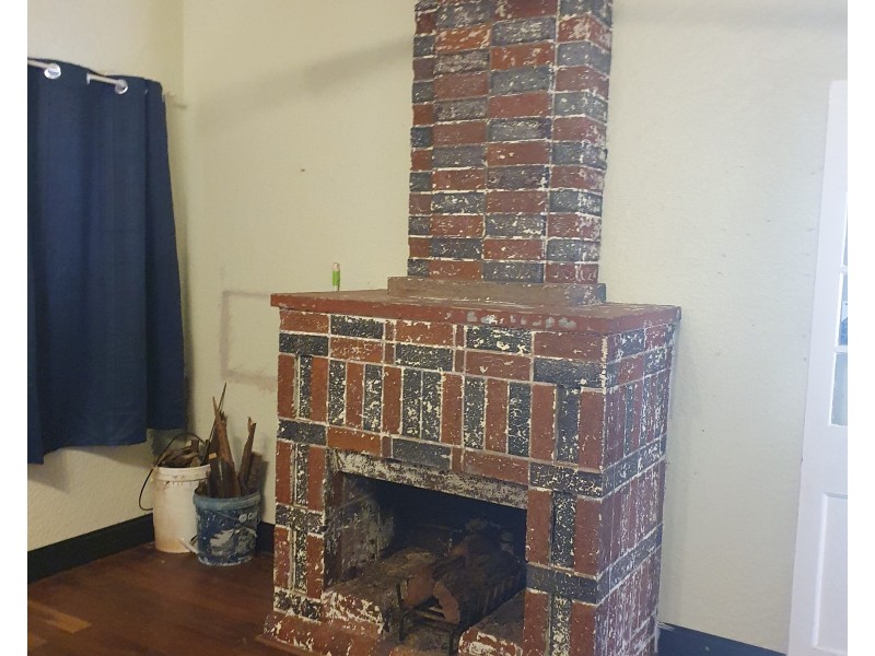 18 Henry Street, Nanango QLD 4615