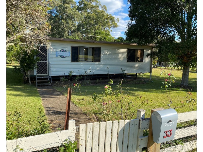 33 Fern Street, Blackbutt QLD 4306