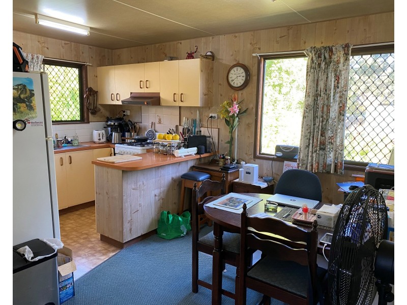 33 Fern Street, Blackbutt QLD 4306