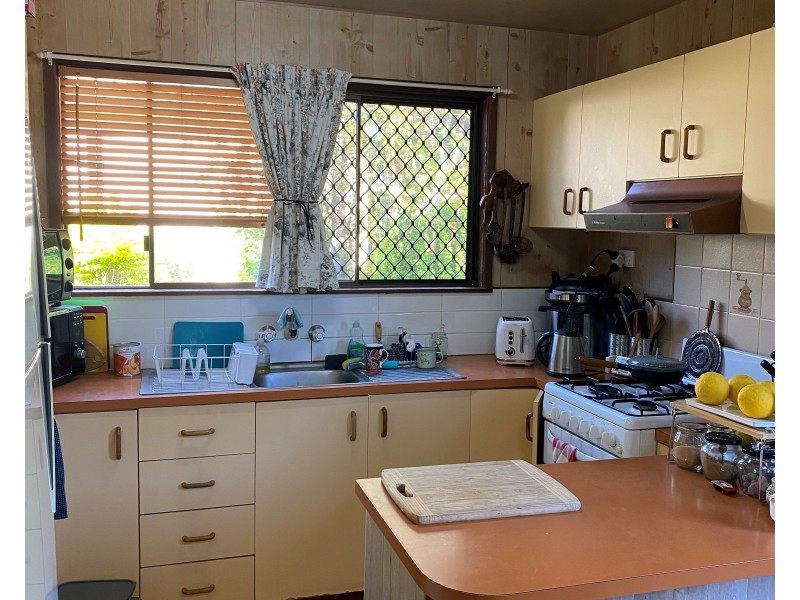 33 Fern Street, Blackbutt QLD 4306