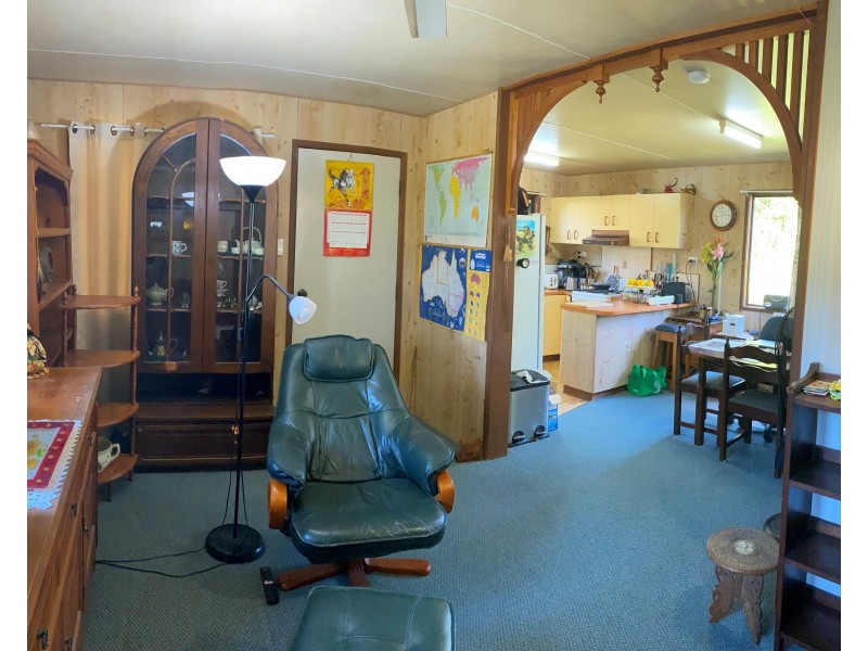 33 Fern Street, Blackbutt QLD 4306