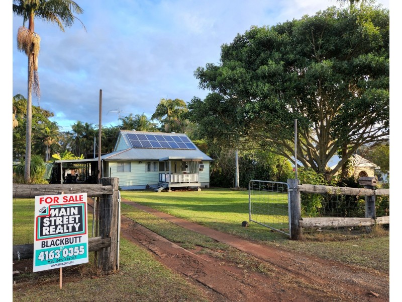 25 Fern Street, Blackbutt QLD 4306
