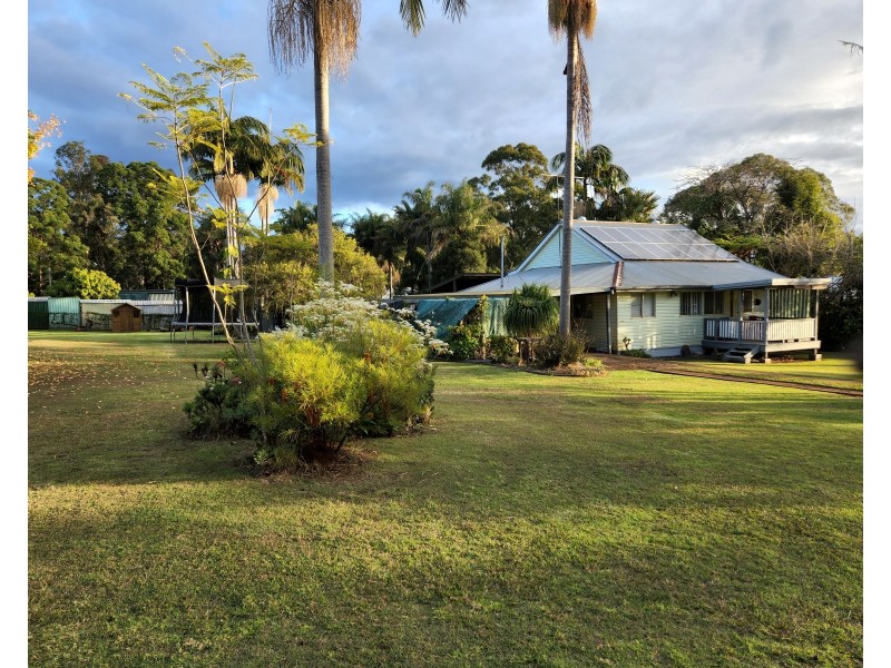 25 Fern Street, Blackbutt QLD 4306