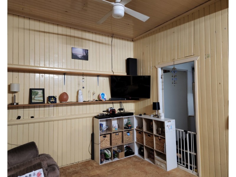 25 Fern Street, Blackbutt QLD 4306