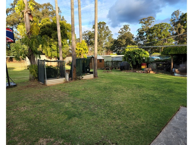 25 Fern Street, Blackbutt QLD 4306