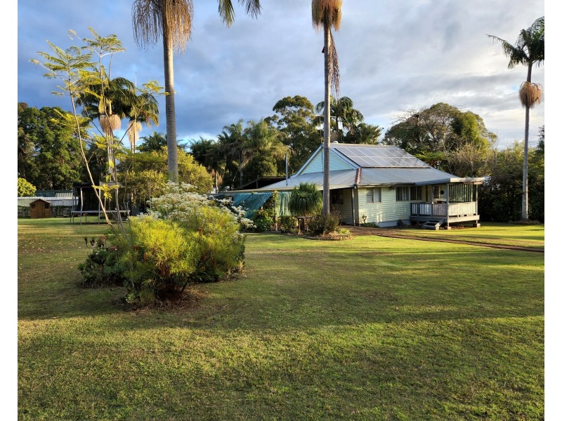 25 Fern Street, Blackbutt QLD 4306