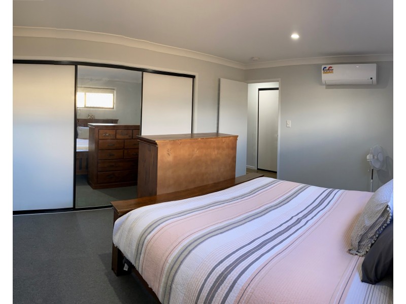 8 Hawthorne Street, Nanango QLD 4615