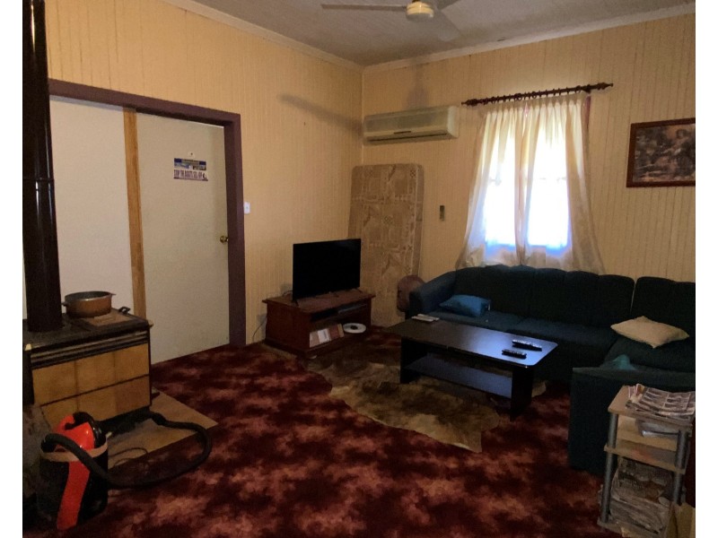 1 Browne Street, Yarraman QLD 4614