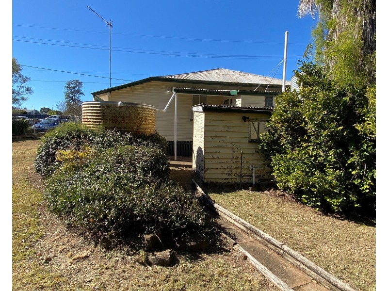 1 Browne Street, Yarraman QLD 4614
