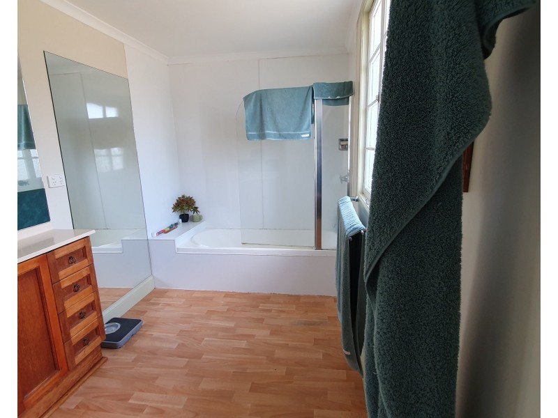 8 Cheadle Street, Yarraman QLD 4614