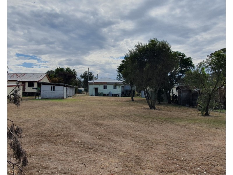 8 Cheadle Street, Yarraman QLD 4614