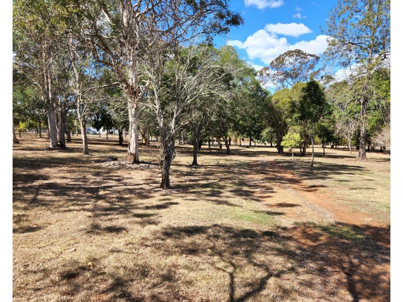 87 Greenhills Drive, Blackbutt QLD 4306