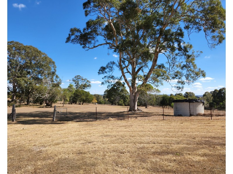 87 Greenhills Drive, Blackbutt QLD 4306