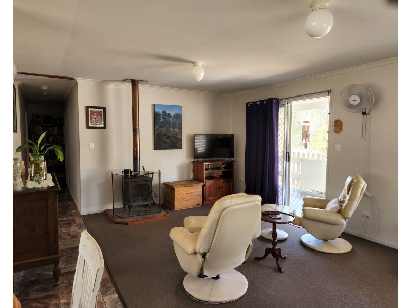 26 TAROMEO COURT, Blackbutt QLD 4306