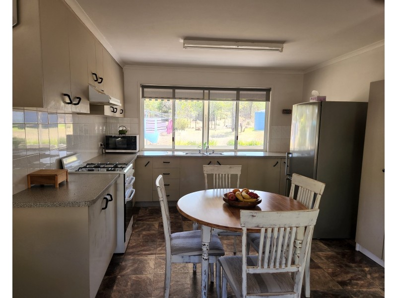 26 TAROMEO COURT, Blackbutt QLD 4306