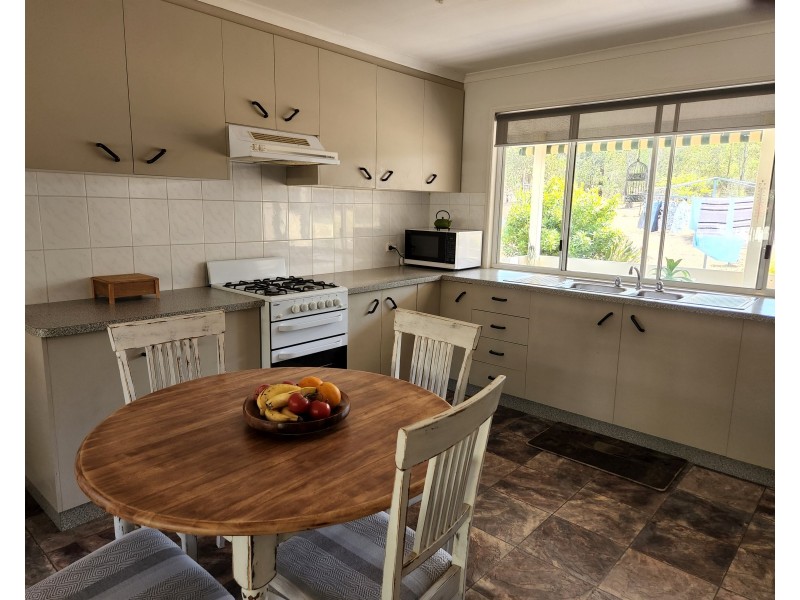 26 TAROMEO COURT, Blackbutt QLD 4306