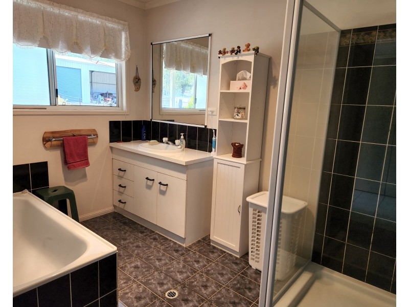 26 TAROMEO COURT, Blackbutt QLD 4306