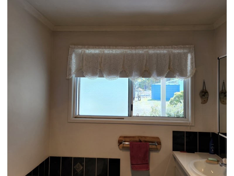 26 TAROMEO COURT, Blackbutt QLD 4306