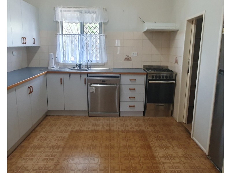 15 Watson Street, Yarraman QLD 4614