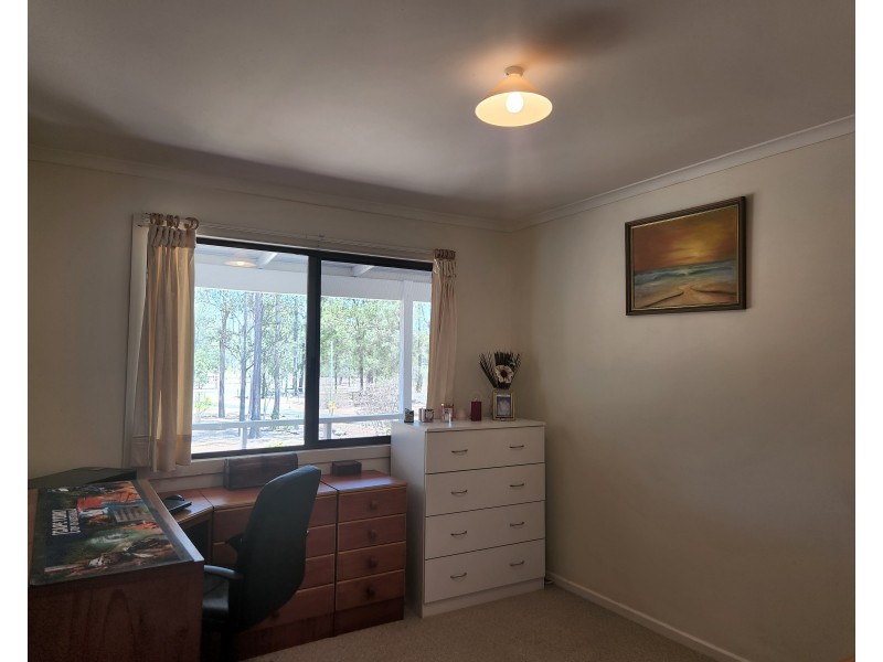 19 Cameron Road, Blackbutt QLD 4306