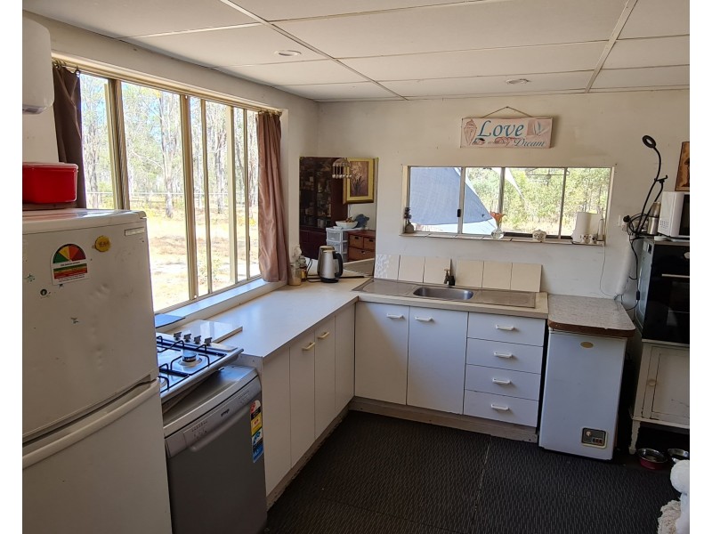 298 Bowman road, Blackbutt QLD 4306