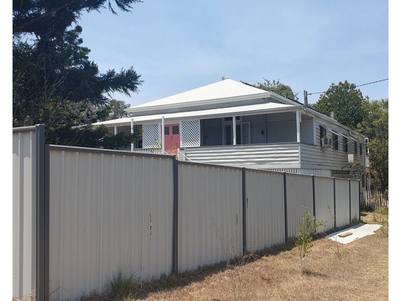 17 Drayton Street, Nanango QLD 4615