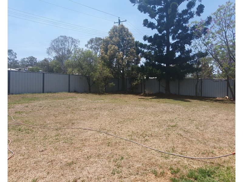 17 Drayton Street, Nanango QLD 4615