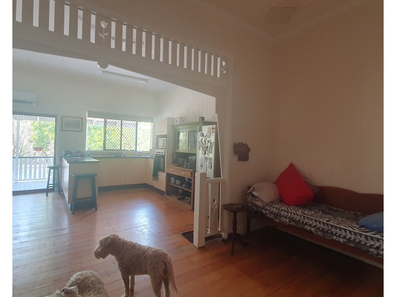 17 Drayton Street, Nanango QLD 4615