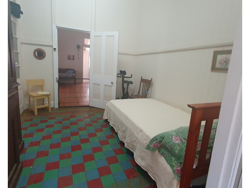 17 Drayton Street, Nanango QLD 4615
