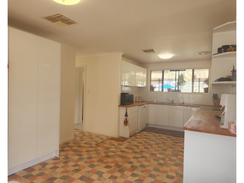 115  Crumpton Drive, Blackbutt QLD 4306