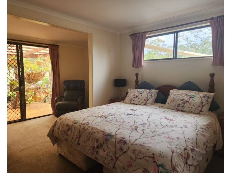115  Crumpton Drive, Blackbutt QLD 4306