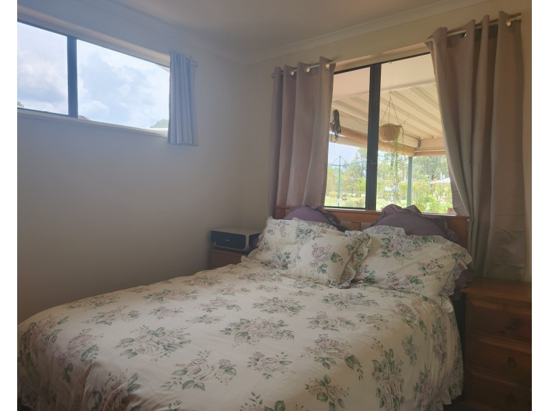 115  Crumpton Drive, Blackbutt QLD 4306