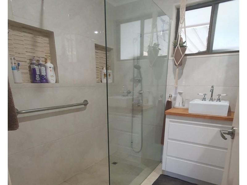 115  Crumpton Drive, Blackbutt QLD 4306