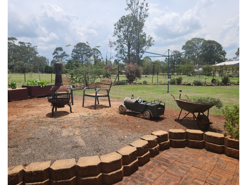 115  Crumpton Drive, Blackbutt QLD 4306