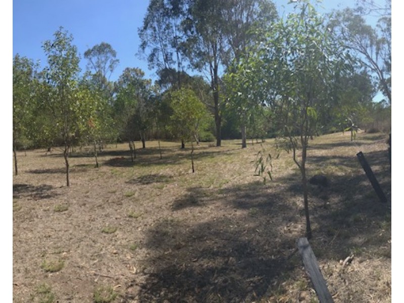 303 Barr Smith Street, Yarraman QLD 4614