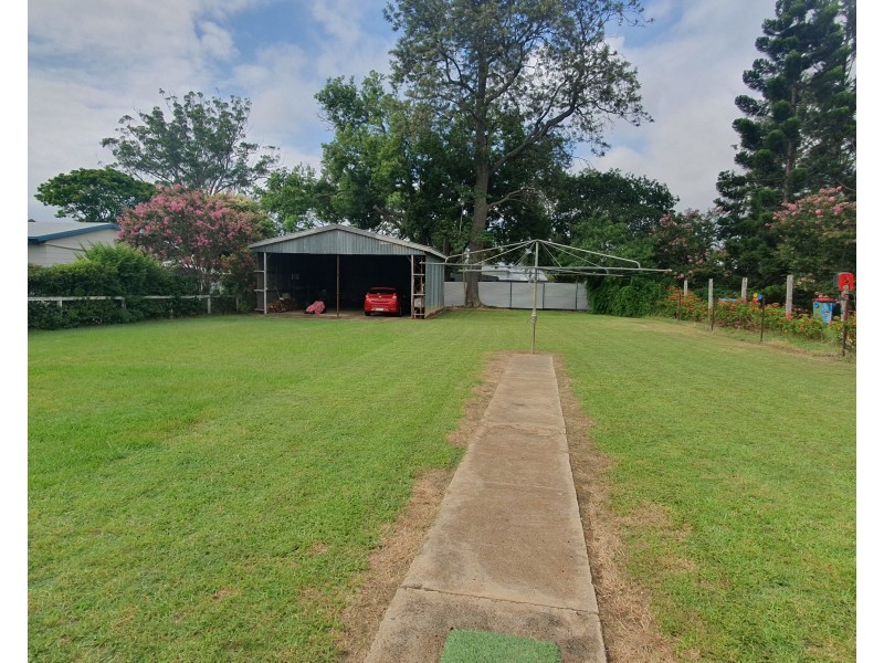 6 Douglas Street, Blackbutt QLD 4306
