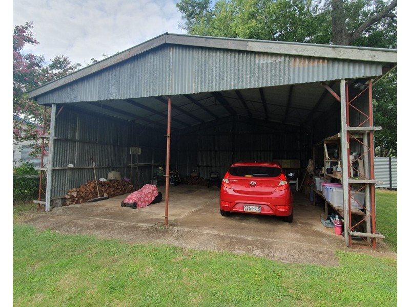 6 Douglas Street, Blackbutt QLD 4306