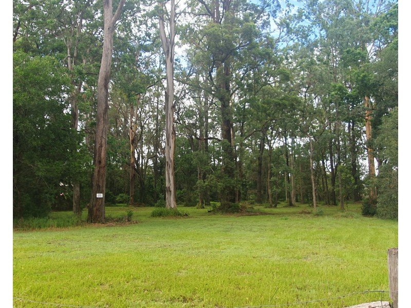 16 Margaret Street, Blackbutt QLD 4306