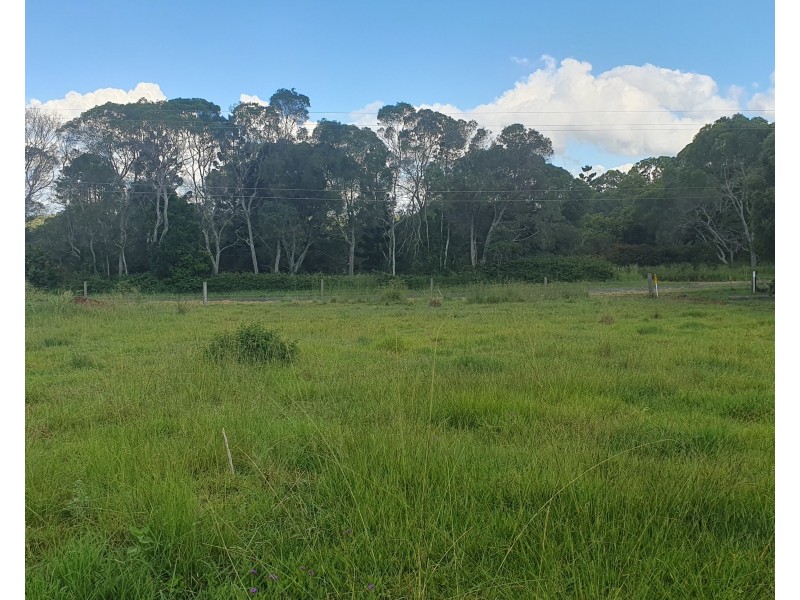 2  Bowman Road, Blackbutt QLD 4306